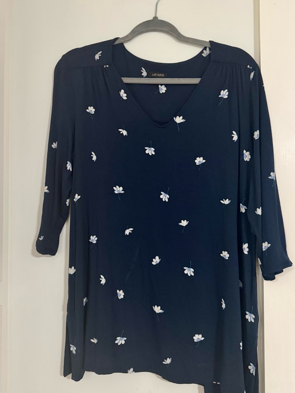 J.Jill V Neck Top Wearever Collection - Like New - MP